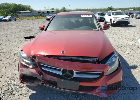 2018 Mercedes-Benz C 300 from USA, damaged, VIN 55SWF4JB2JU272776
